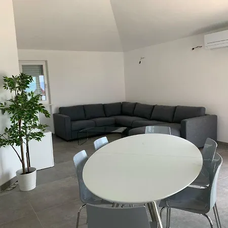 Lägenhet Valjan Trogir