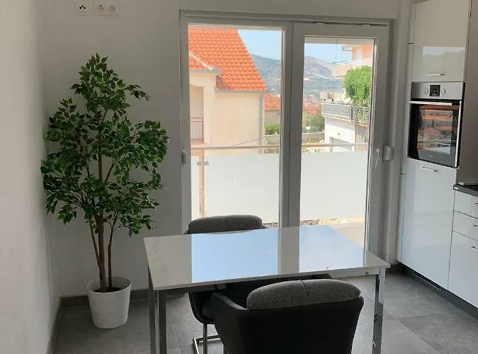 Valjan * 特罗吉尔