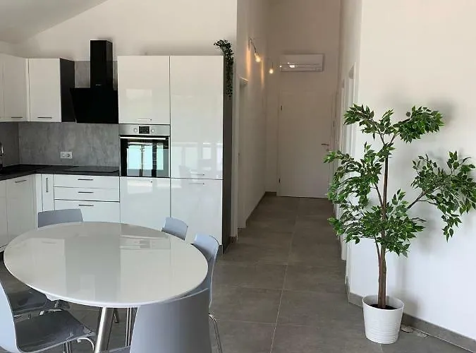 Valjan * 特罗吉尔